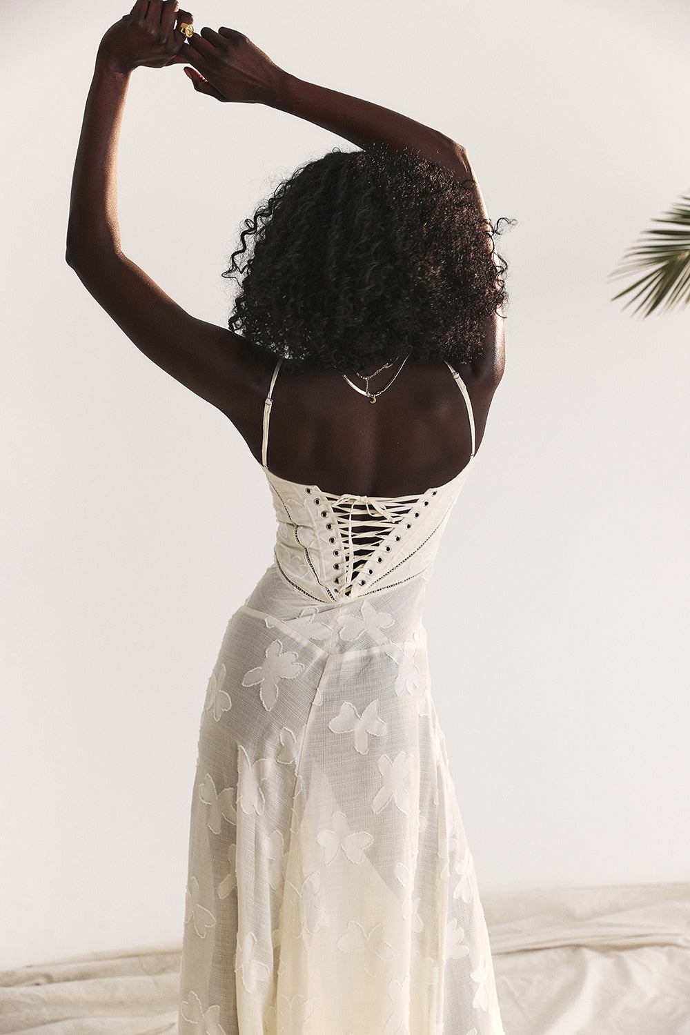 Women's strappy maxi dress – Fitted cut with flared hem