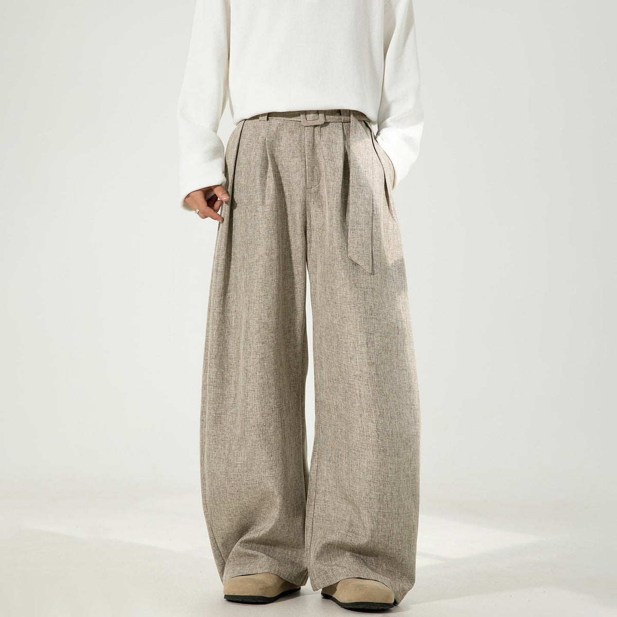 Men's wide-leg tailored trousers in viscose blend – Fluid drape