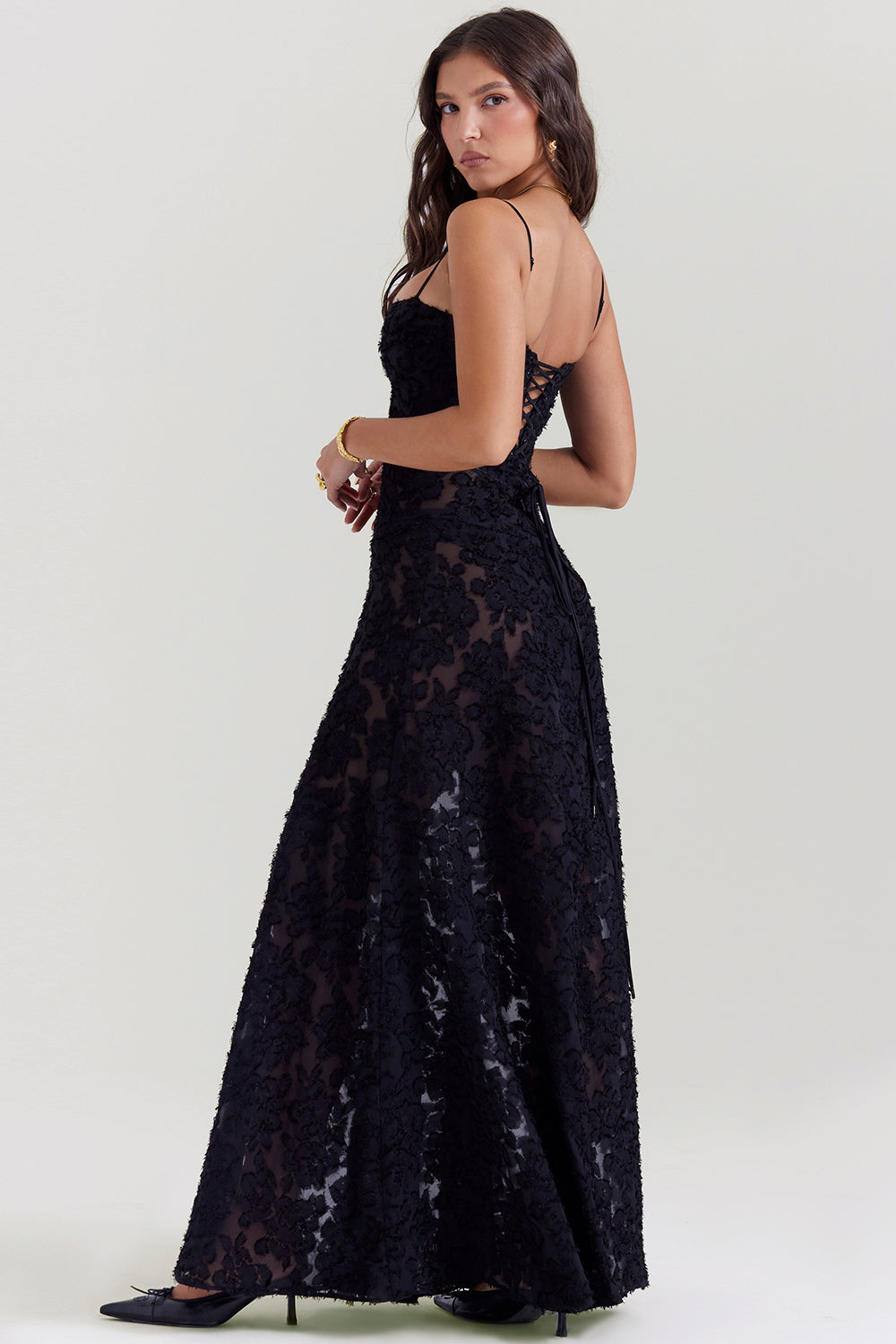 Women's strappy maxi dress – Fitted cut with flared hem