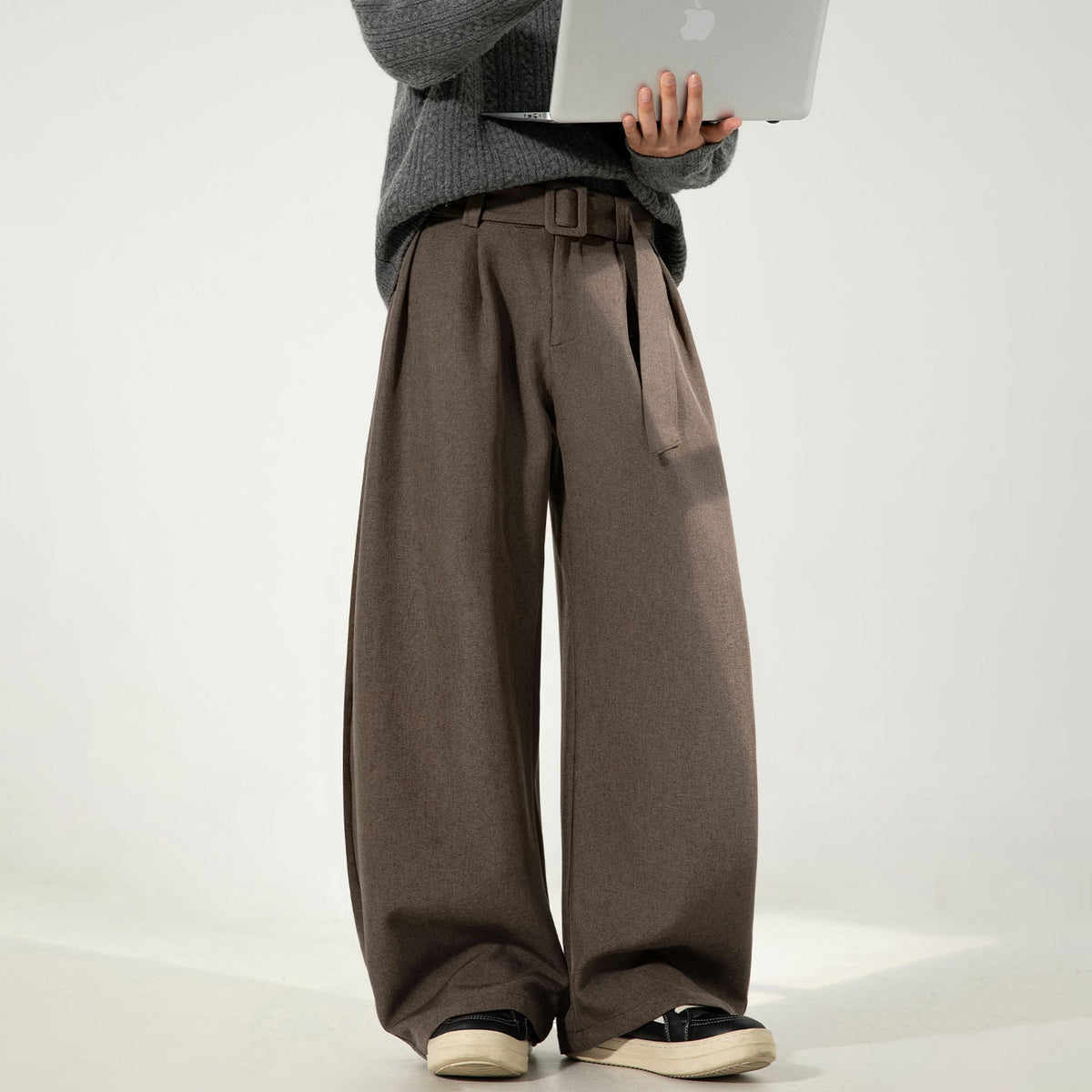 Men's wide-leg tailored trousers in viscose blend – Fluid drape