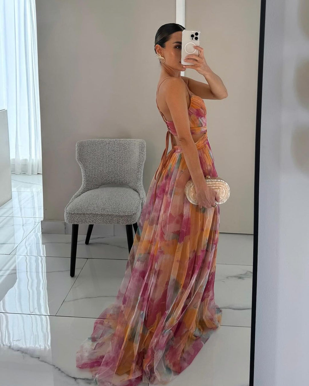 Women's floral mesh maxi dress – Fitted bodice, flowing skirt