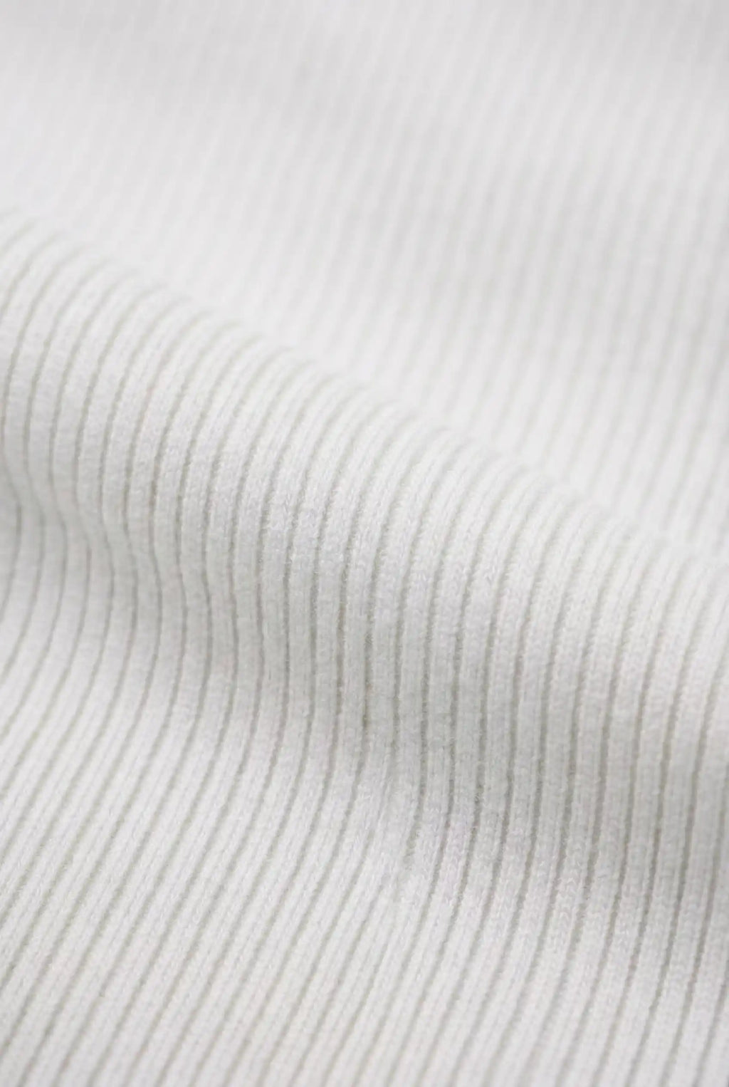 Men's Fitted Stretch T-Shirt – Slim Fit Ribbed Neck