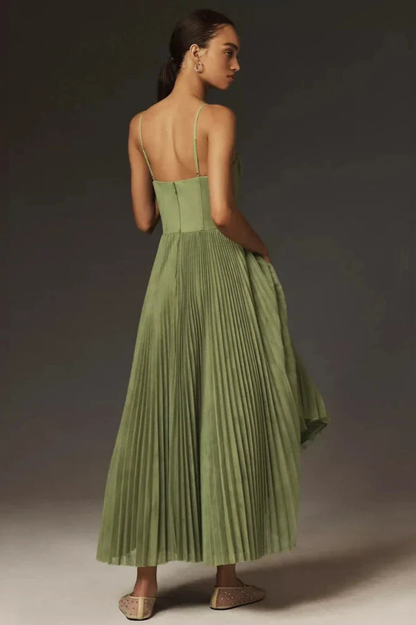 Women's pleated maxi dress – flowing sleeveless fitted cut