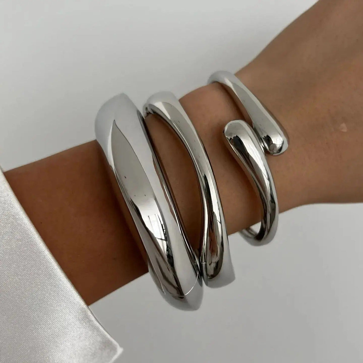 Women's Sculptural Bangle Bracelet – Hinged Cuff with Secure Clasp