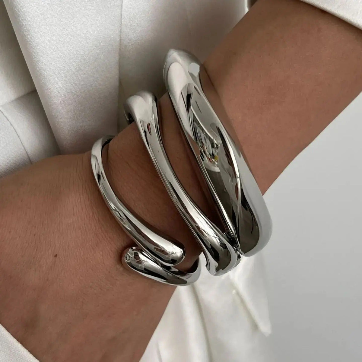 Women's Sculptural Bangle Bracelet – Hinged Cuff with Secure Clasp