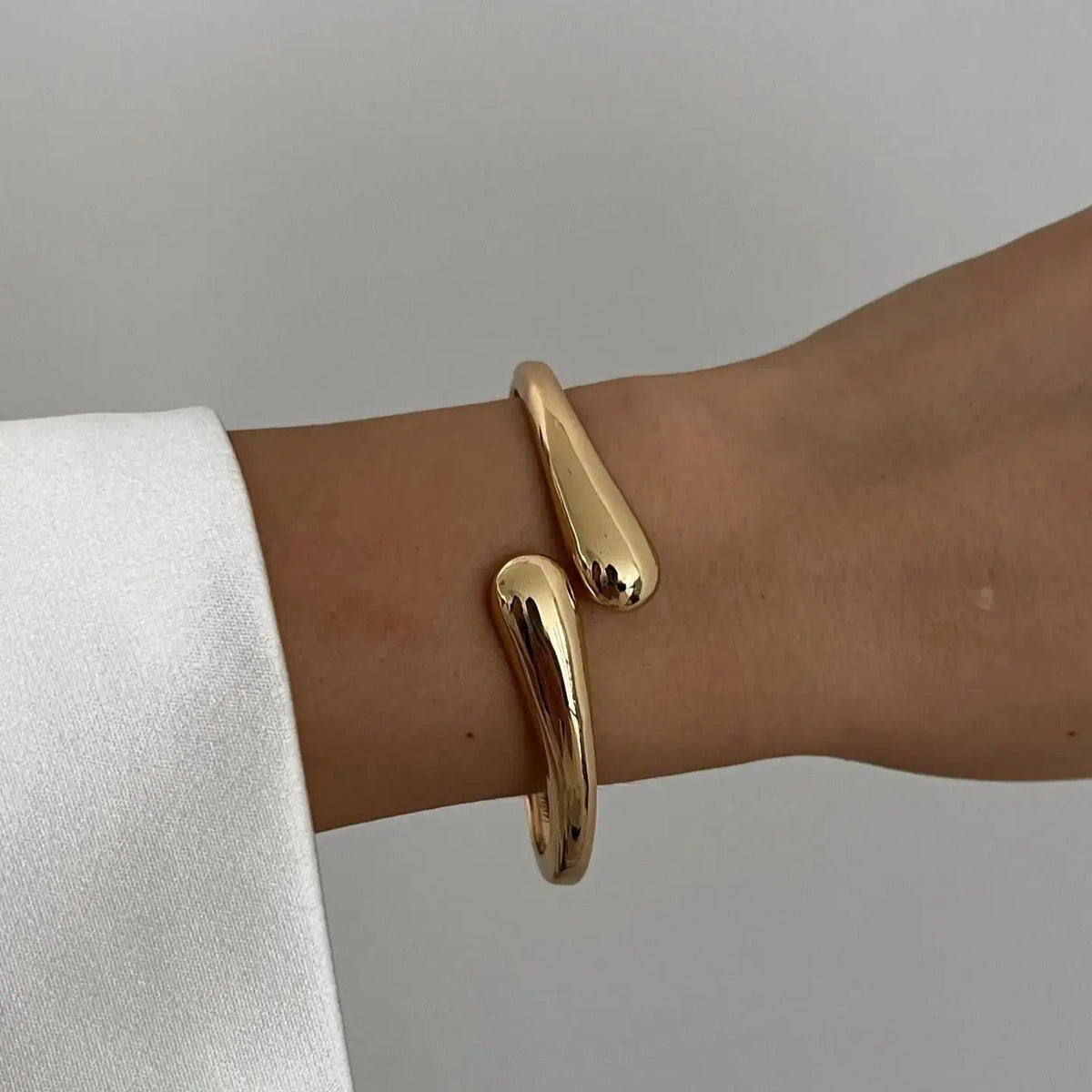 Women's Sculptural Bangle Bracelet – Hinged Cuff with Secure Clasp