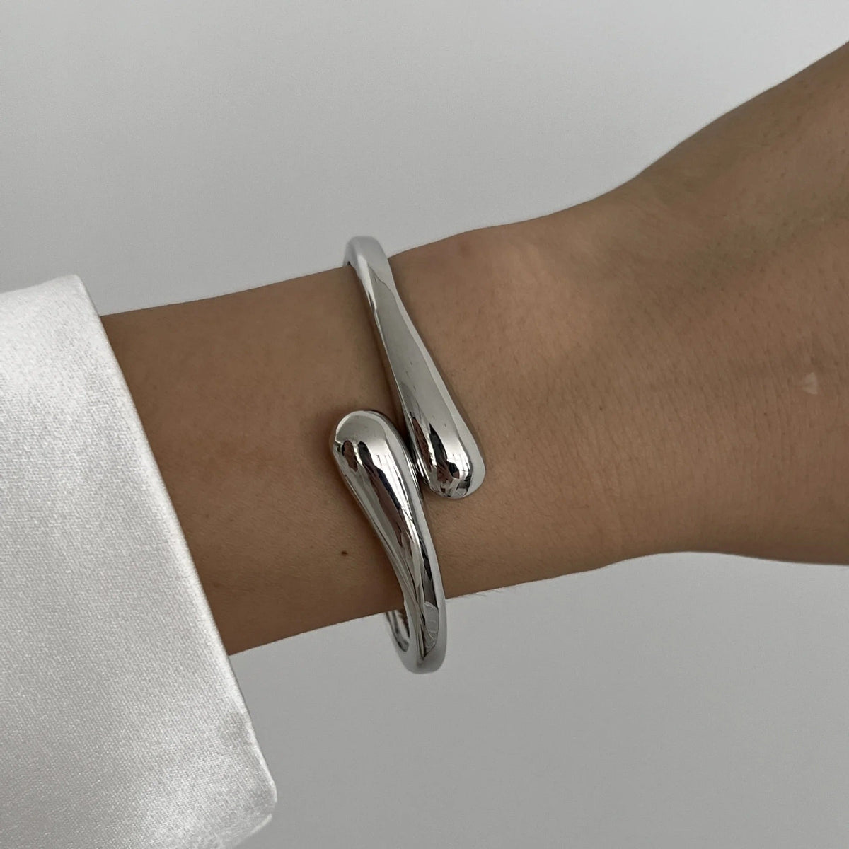 Women's Sculptural Bangle Bracelet – Hinged Cuff with Secure Clasp