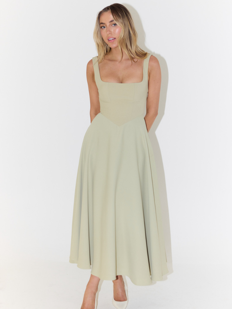 Women's square-neck midi dress – sleeveless flared fit