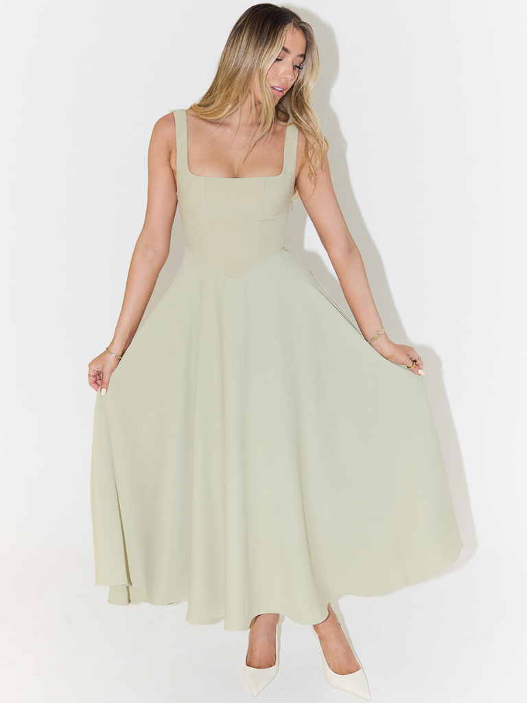 Women's square-neck midi dress – sleeveless flared fit