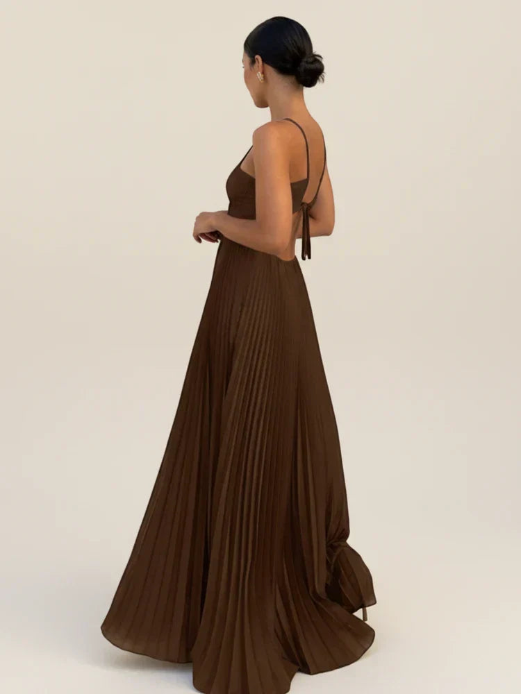 Long Women's Dress with Open Back and Pleated Halter Neck – Flowing Silhouette Floor-Length