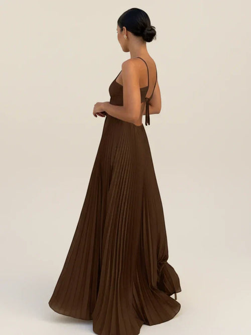 Long Women's Dress with Open Back and Pleated Halter Neck – Flowing Silhouette Floor-Length