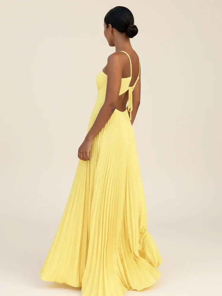 Long Women's Dress with Open Back and Pleated Halter Neck – Flowing Silhouette Floor-Length