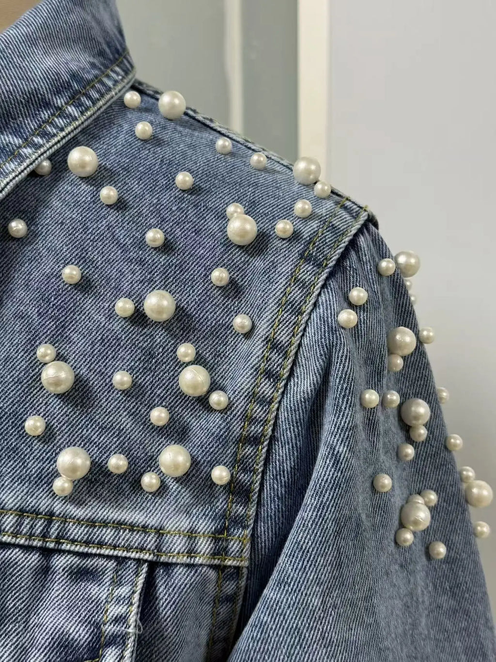 Short Women's Denim Jacket with Pearls – Relaxed Fit