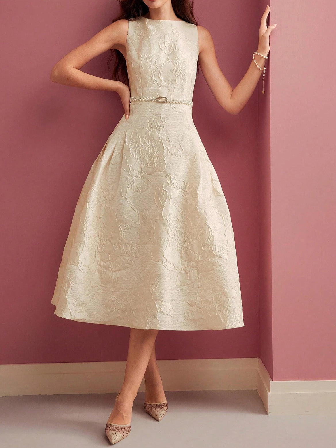 Women's Elegant A-Line Midi Dress – Fitted Structured Silhouette