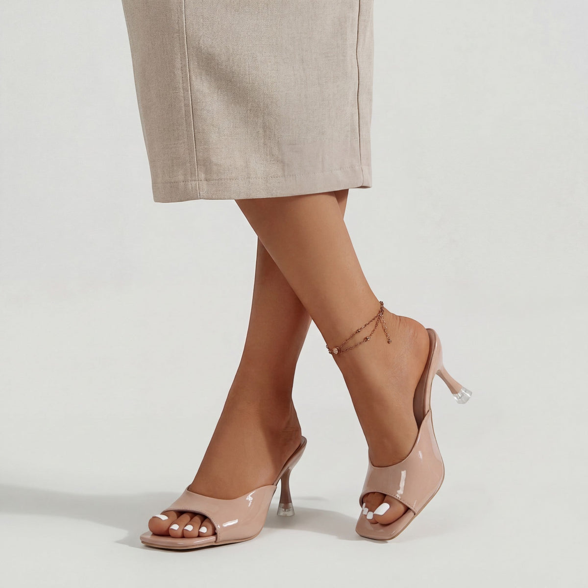 Women's glossy leather heeled mules – Square toe