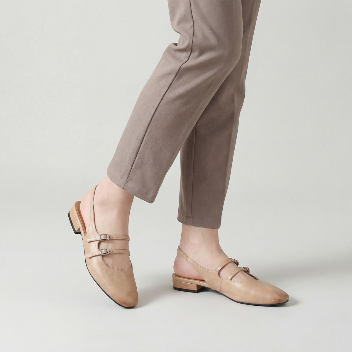 Women's Leather Flat Sandals – Single Strap Standard Fit