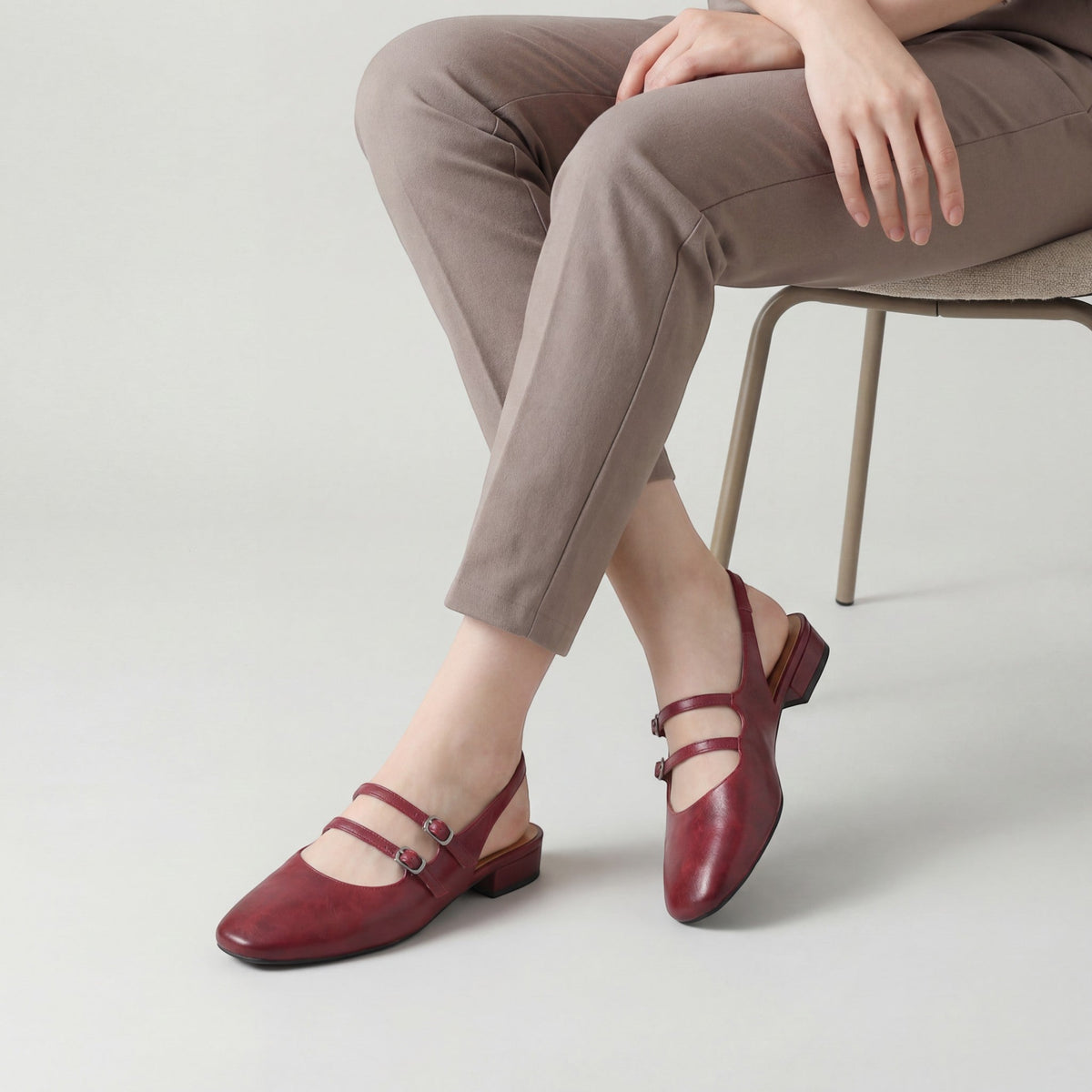 Women's Leather Flat Sandals – Single Strap Standard Fit