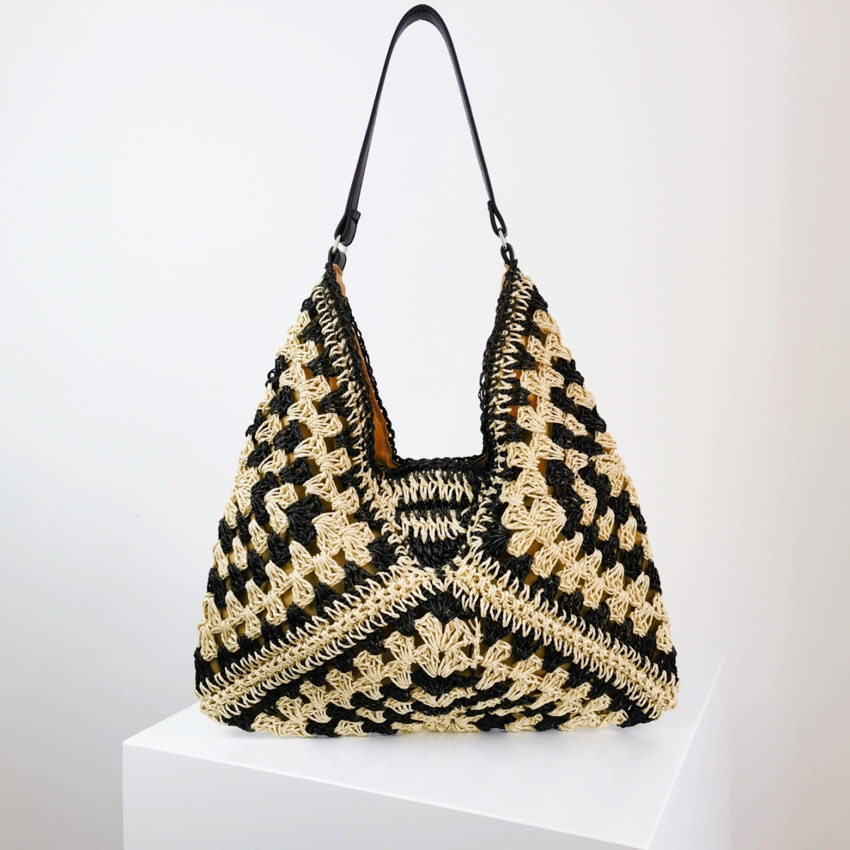 Women's Shoulder Bag Handwoven in Straw – Openwork Contrasting Weave
