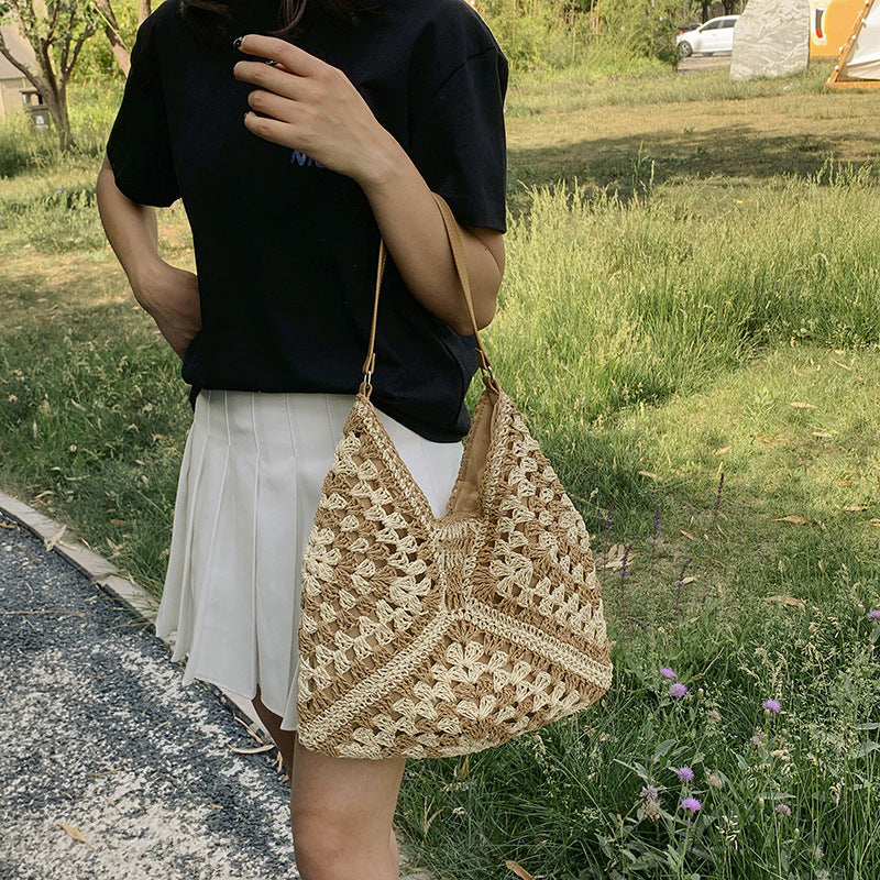 Women's Shoulder Bag Handwoven in Straw – Openwork Contrasting Weave