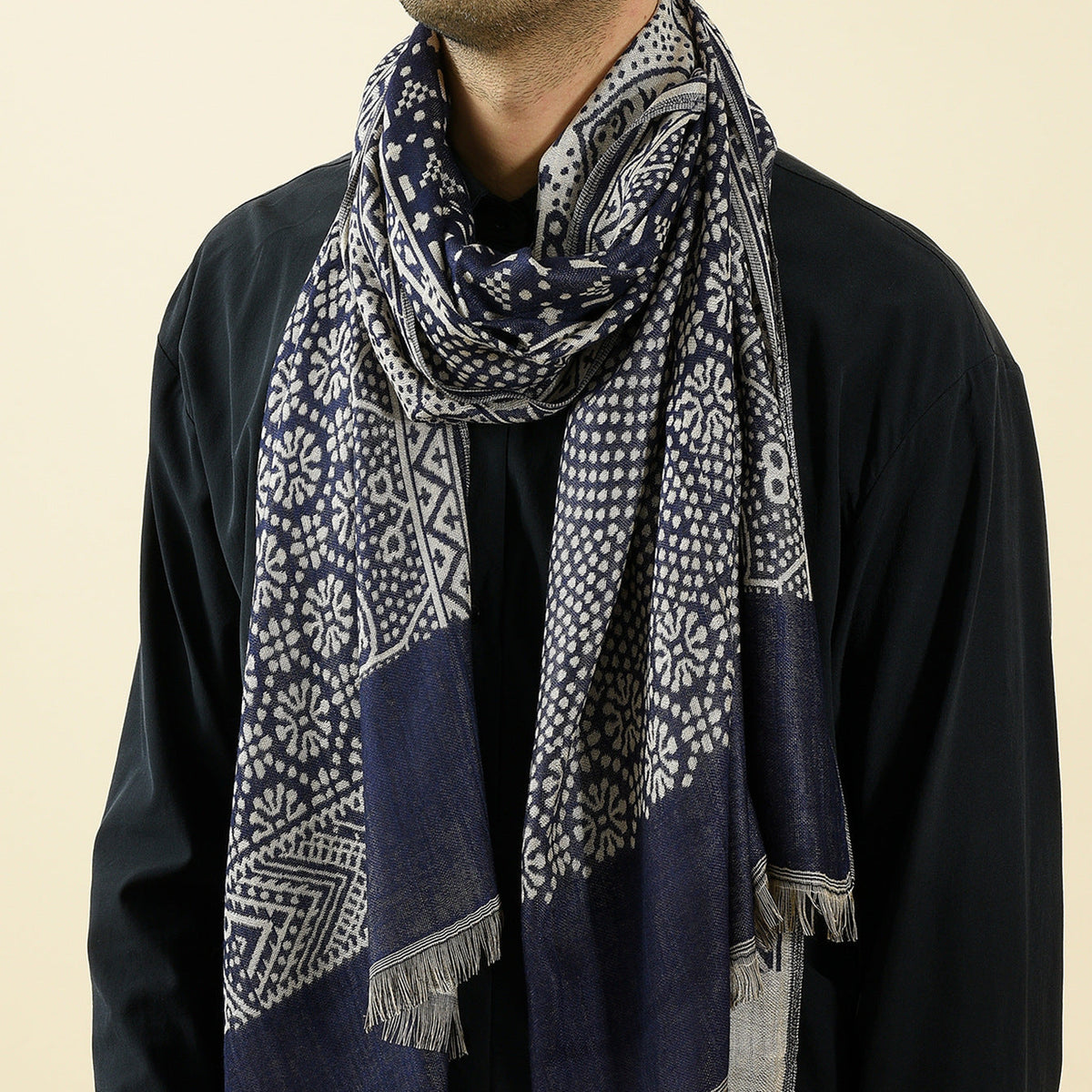 Men's Jacquard Pattern Scarf - Lightweight and Flexible