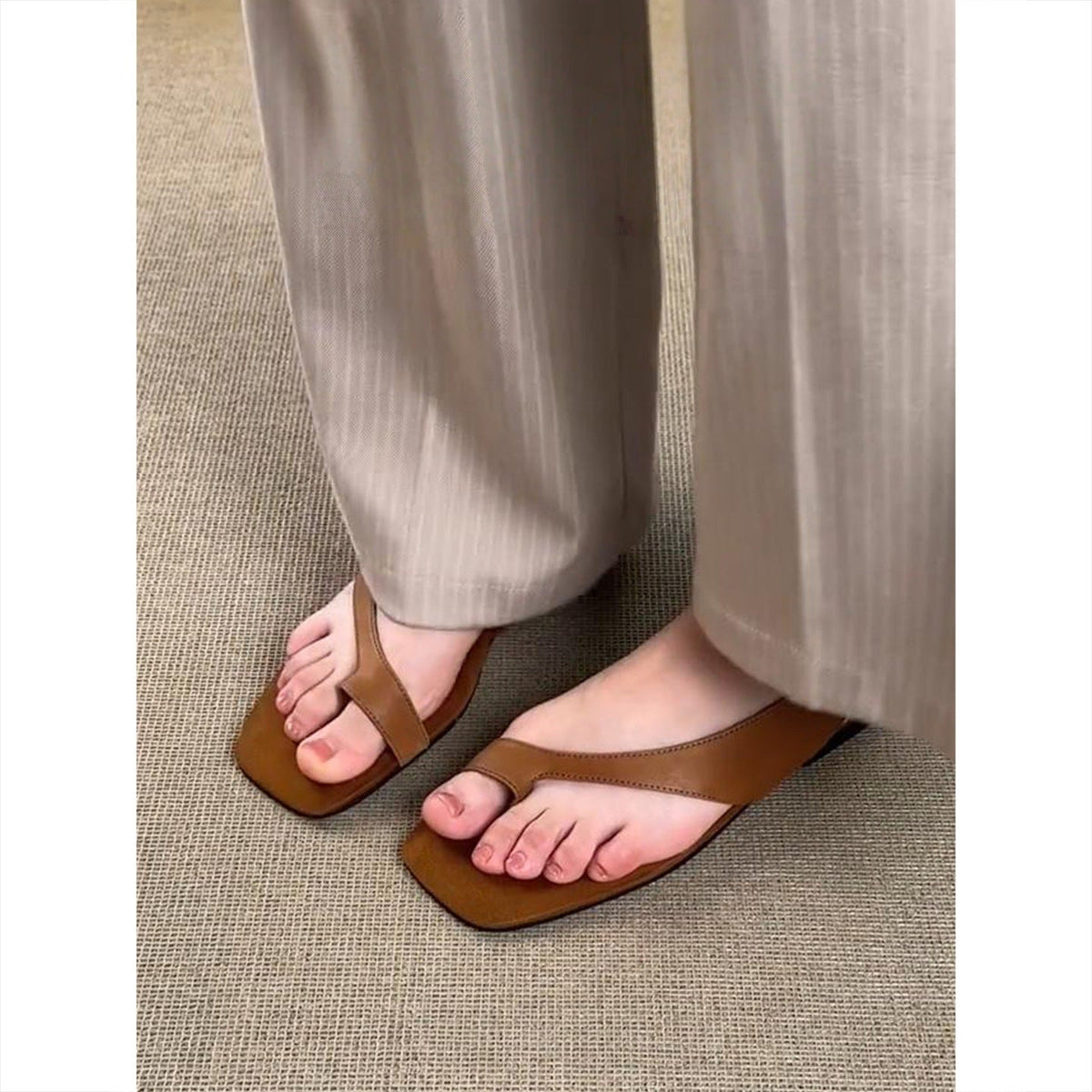 Women’s Flat Square-Toe Sandals – Minimalist Retro Silhouette