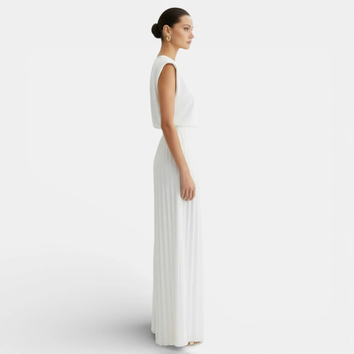 Women's Two-Piece Set – Sleeveless Top and Wide-Leg Trousers