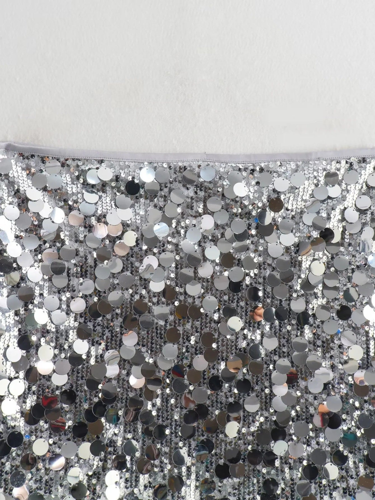 Women's Mini Sequin Skirt – Sheath Silhouette, Shiny Effect