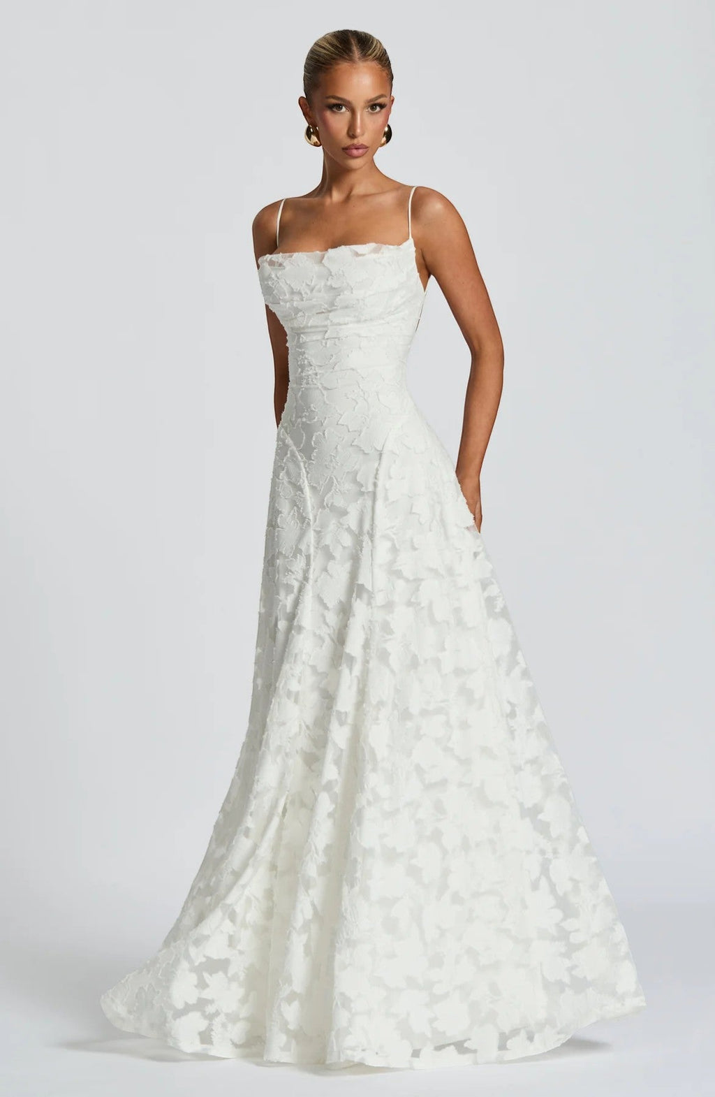 Women’s Lace-Up Backless Maxi Dress – Fitted Bodice | Textured Lace