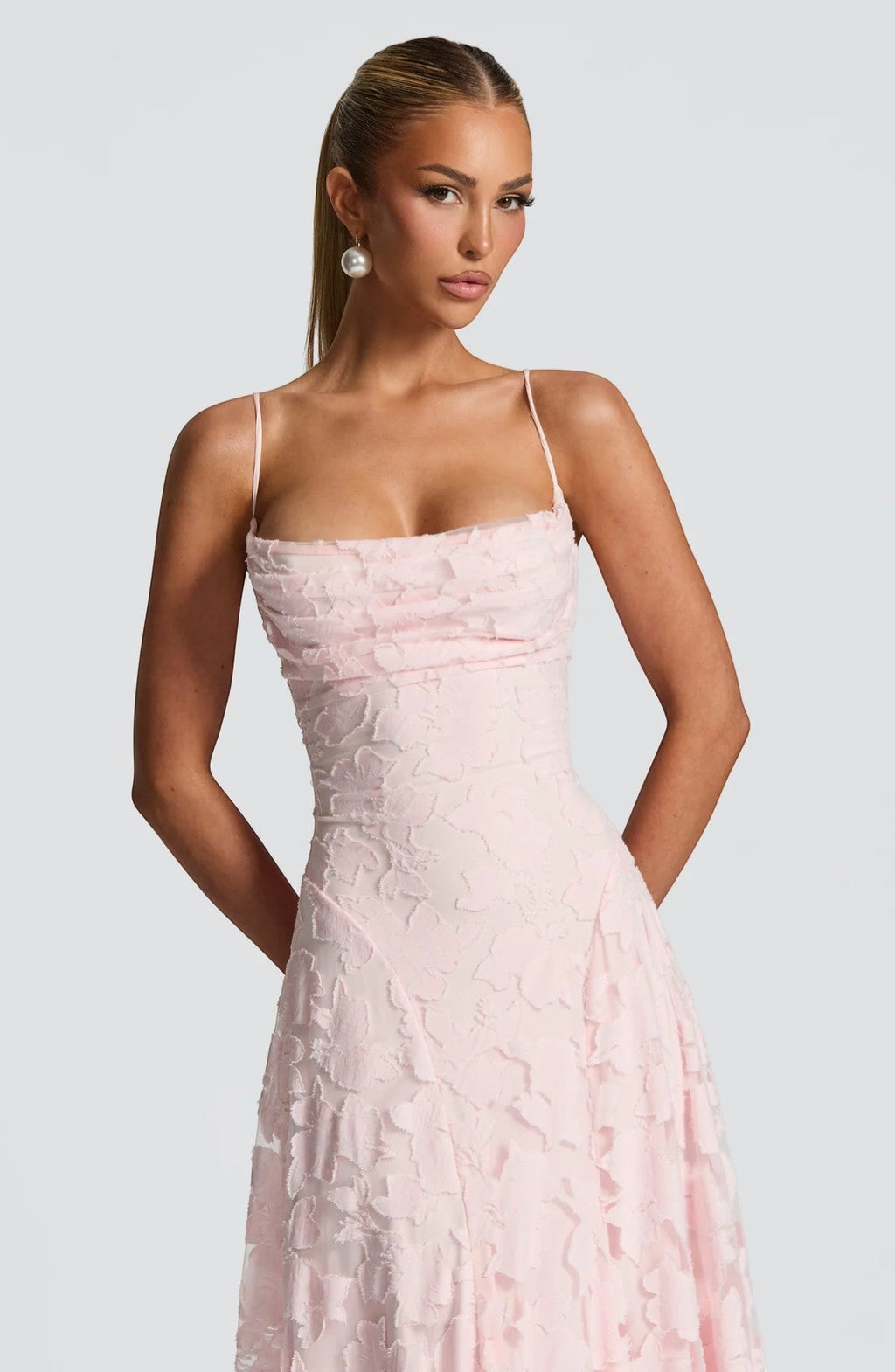 Women’s Lace-Up Backless Maxi Dress – Fitted Bodice | Textured Lace