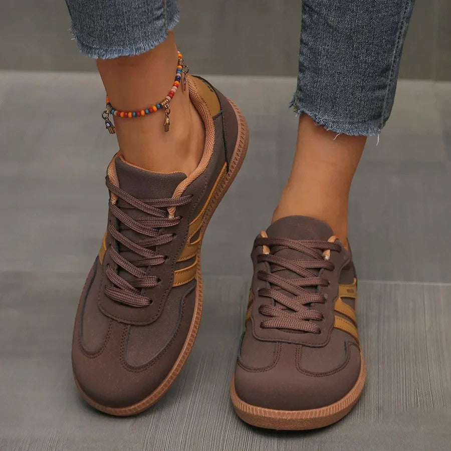 Women's casual leather lace-up trainers – Low flat sole