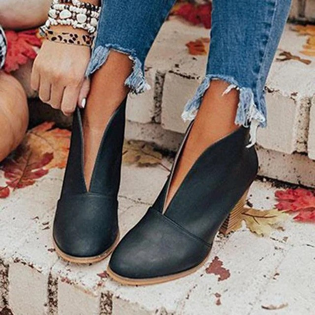 Women's suede ankle boots with chunky heel – Braided strap, cut-out design
