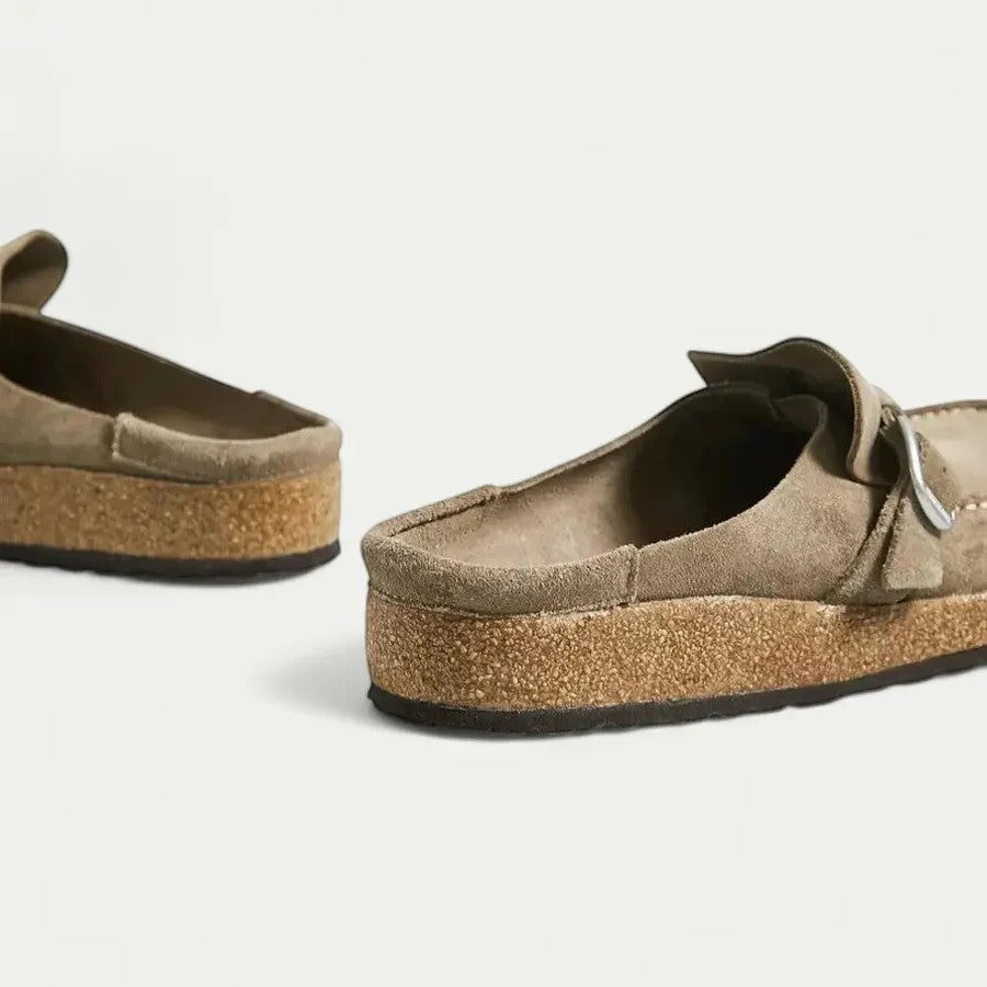 Women's suede flat mules – Buckled slip-on strap