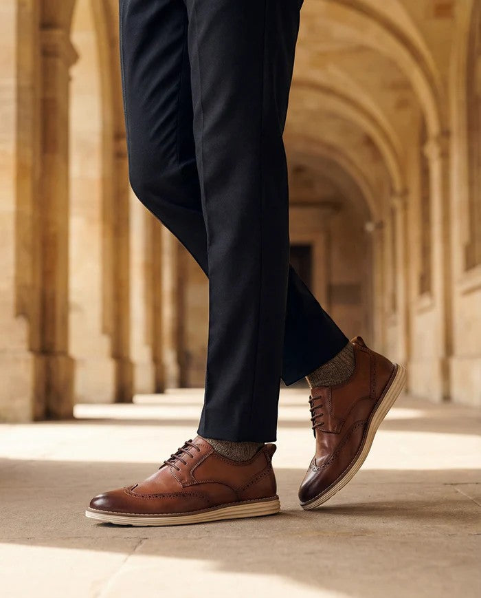 Men's laceless leather shoes – Round toe structured cut
