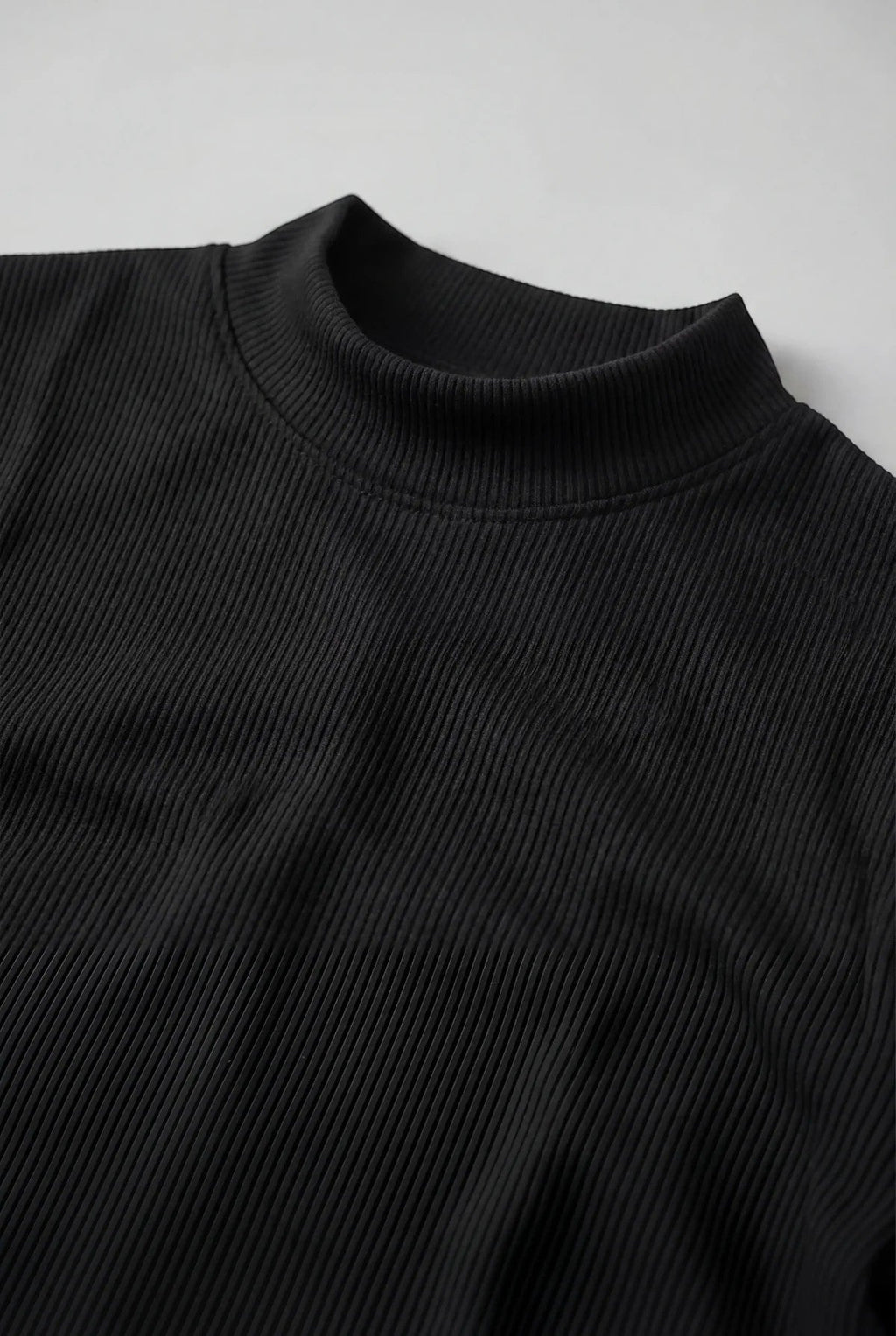 Men's Fitted Stretch T-Shirt – Slim Fit Ribbed Neck