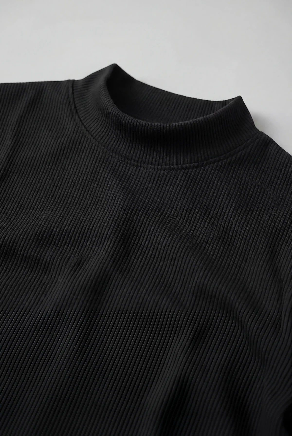 Men's Fitted Stretch T-Shirt – Slim Fit Ribbed Neck