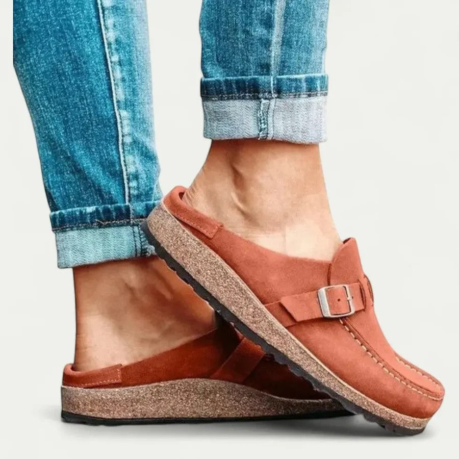 Women's suede flat mules – Buckled slip-on strap