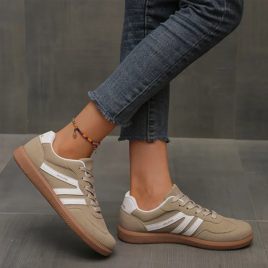 Women's casual leather lace-up trainers – Low flat sole