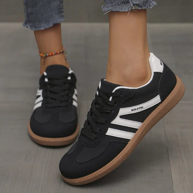 Women's casual leather lace-up trainers – Low flat sole
