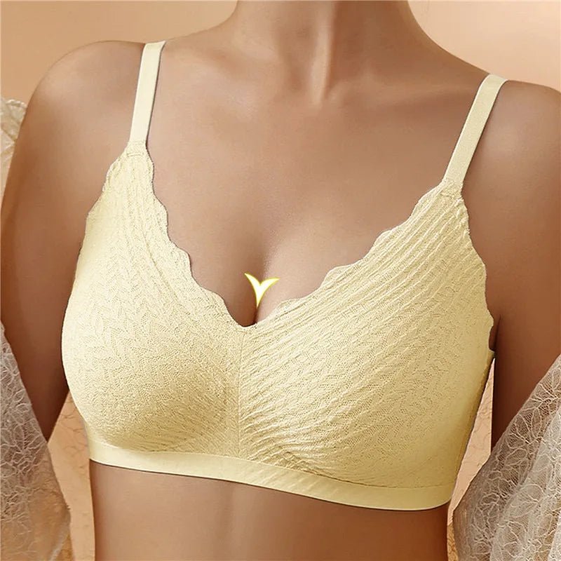 Women's seamless non-wired bra – comfortable lace support