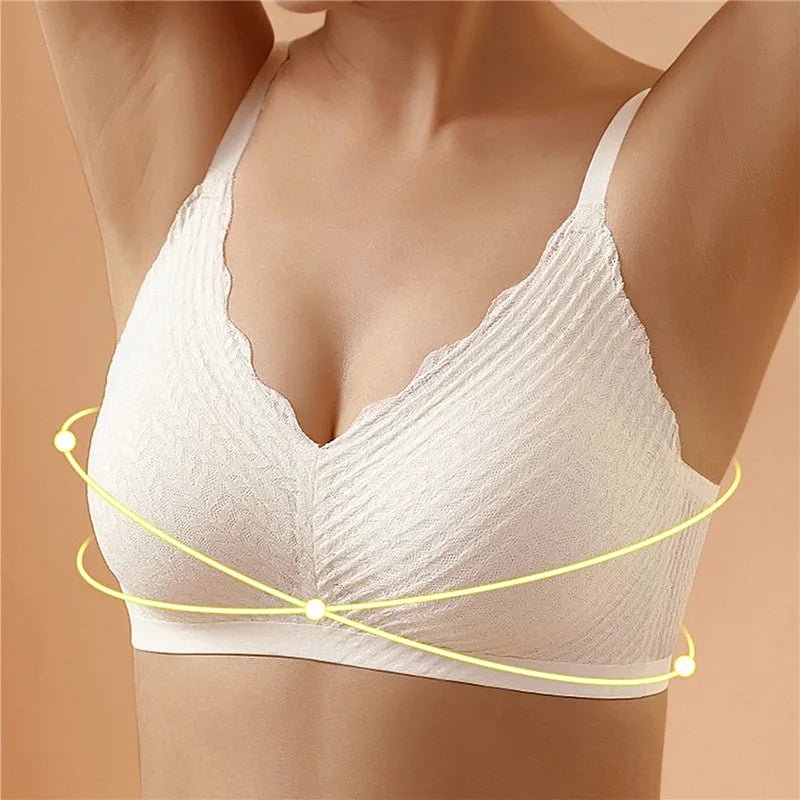 Women's seamless non-wired bra – comfortable lace support
