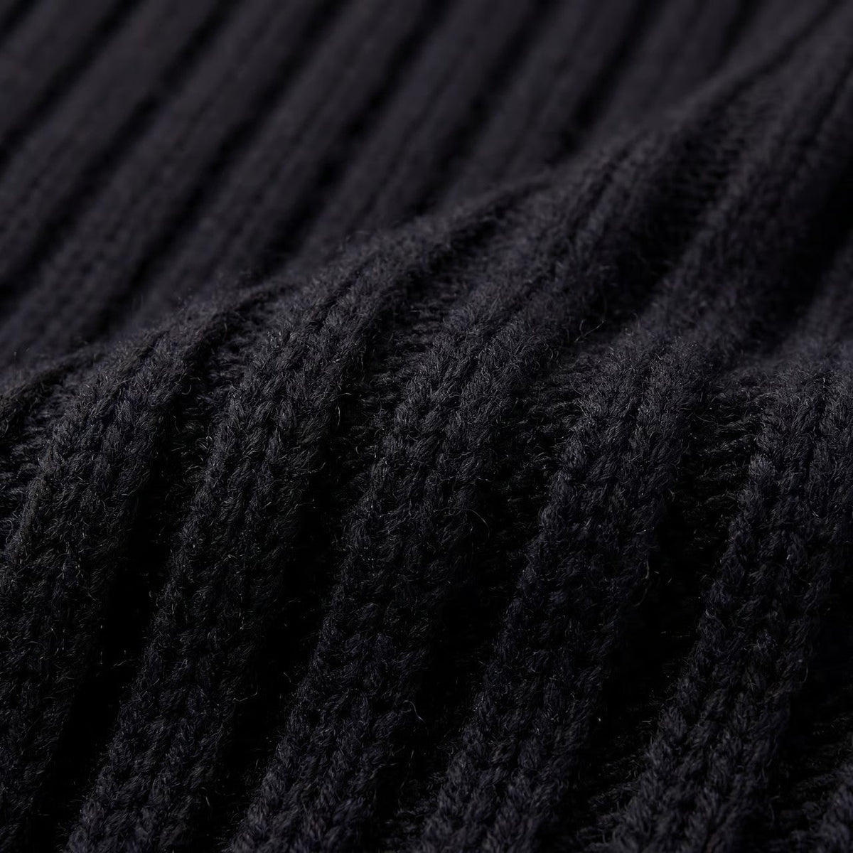 Men's Technical Wool Blend Turtleneck – Slim Refined Fit