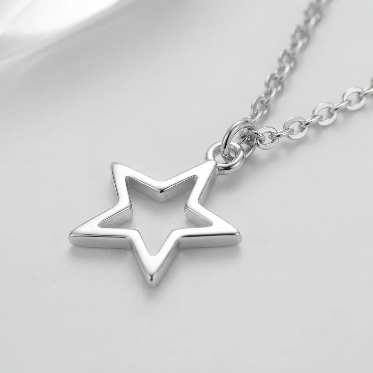 Women's layered star pendant necklace – adjustable chain