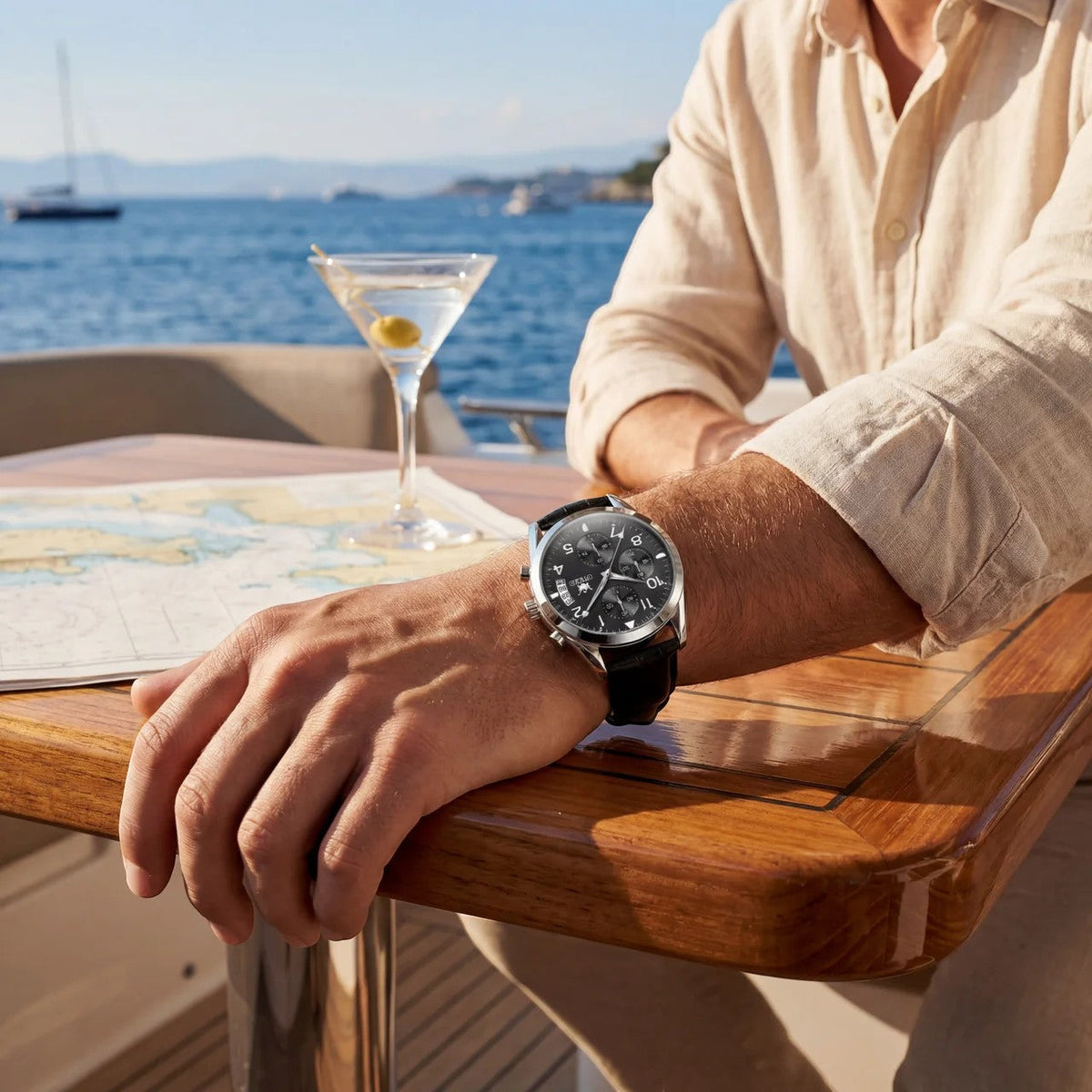 Men's quartz watch with leather strap – Chronograph design