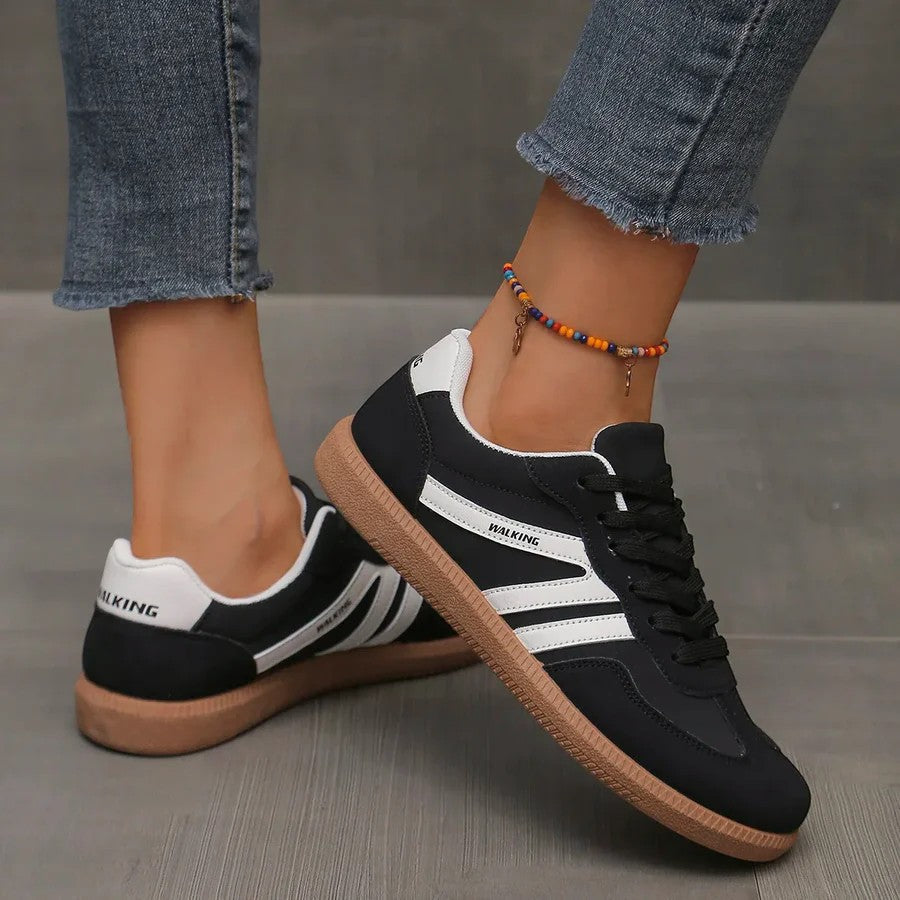 Women's casual leather lace-up trainers – Low flat sole