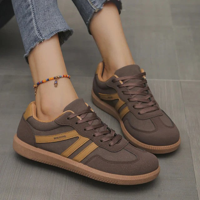 Women's casual leather lace-up trainers – Low flat sole
