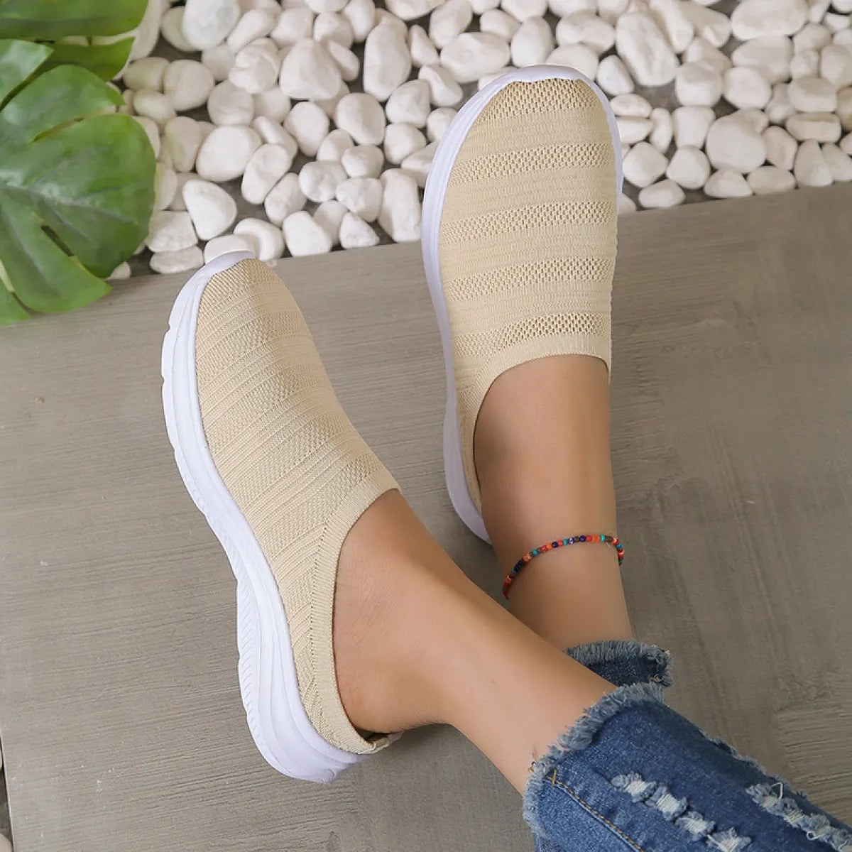 Women's Slip-on Mesh Sneakers – Lightweight Breathable Weave