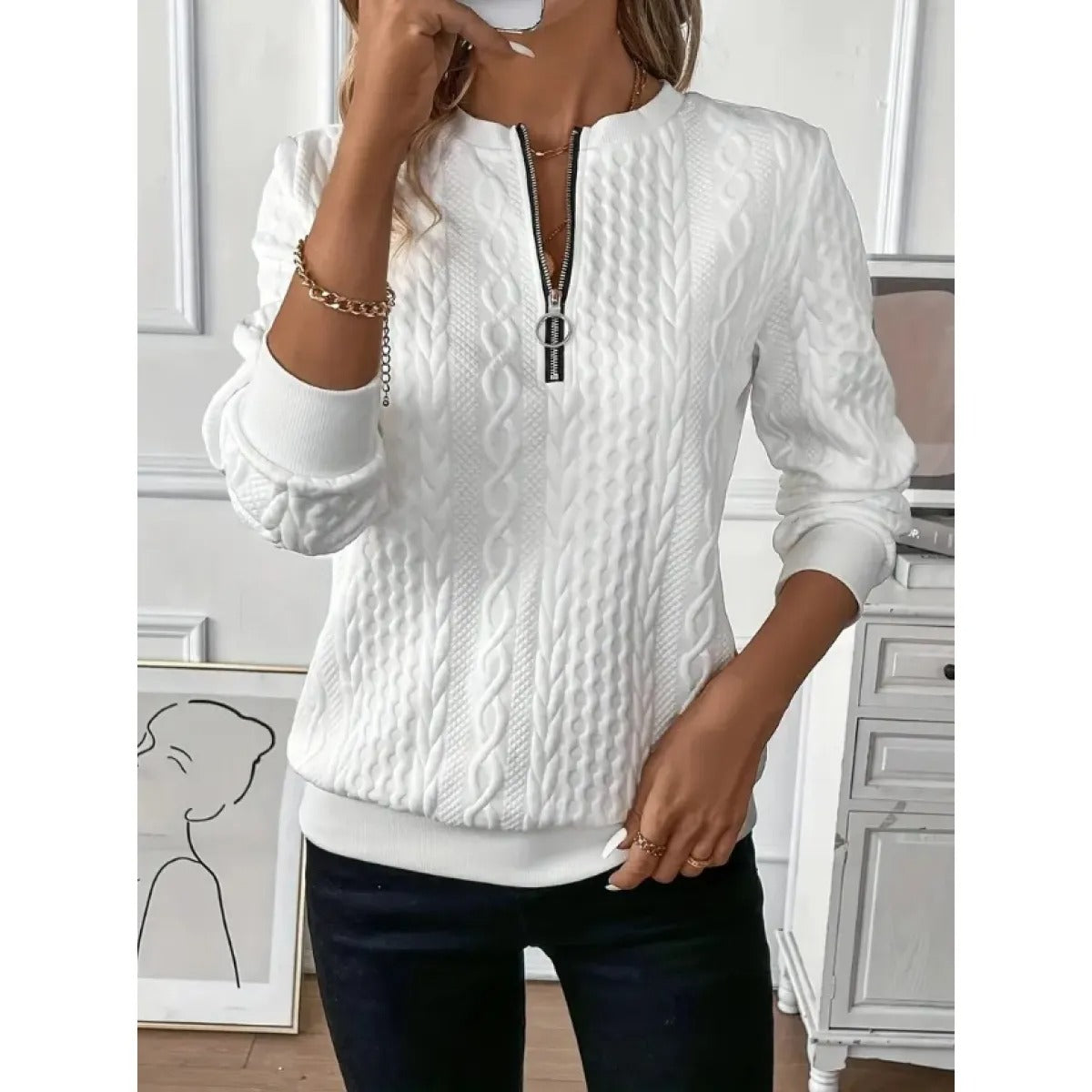 Women's Textured Knitwear – Cable-Knit Round Neck with Quarter-Zip