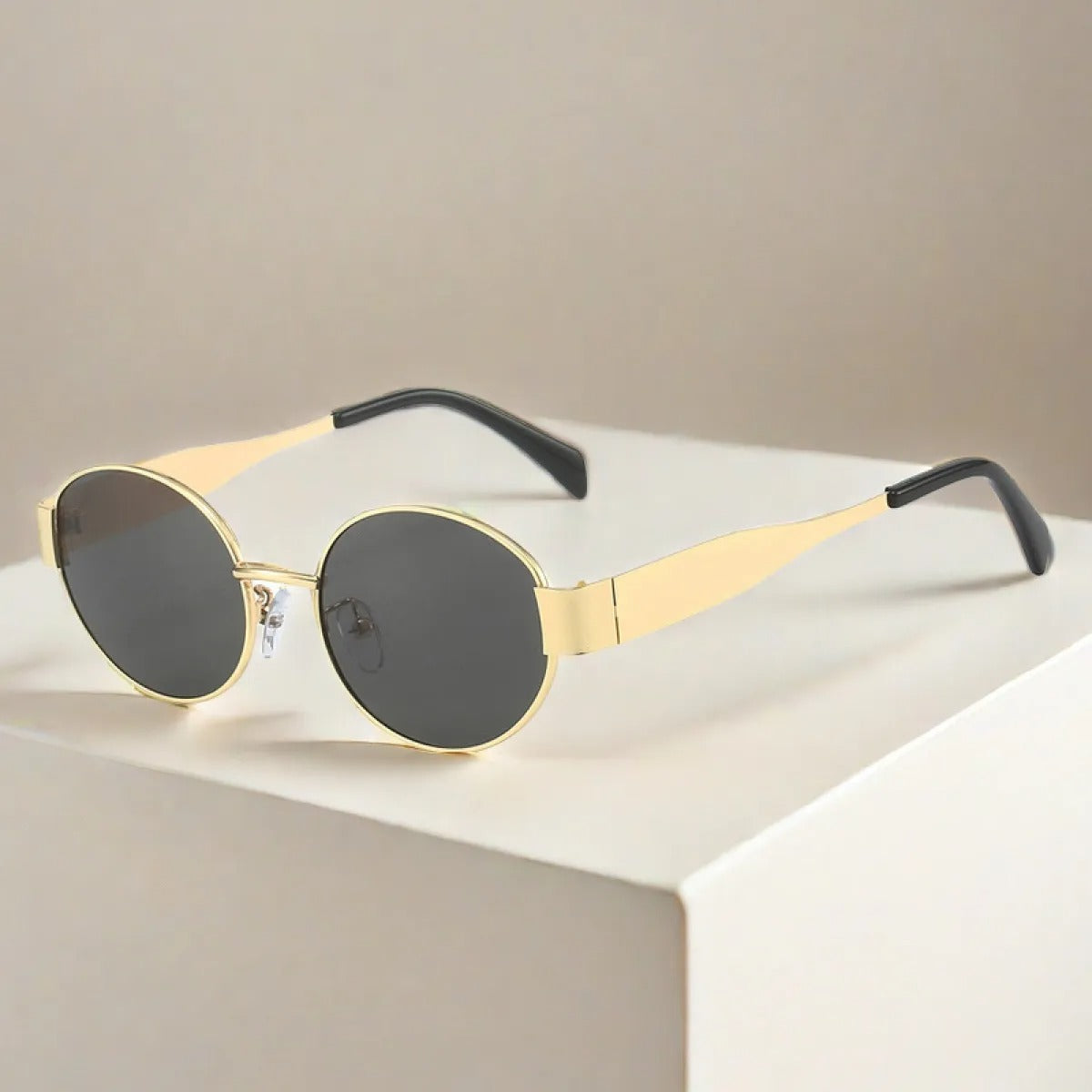 Women's Oval Metal Frame Sunglasses – UV400 Protection Vintage Style