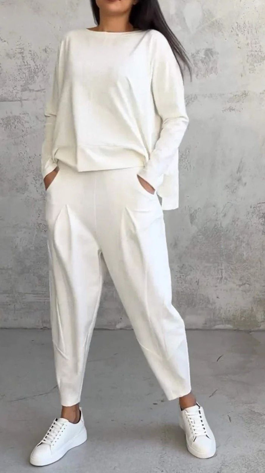 Women's Two-Piece Set - Long-Sleeved Top & Tapered Trousers