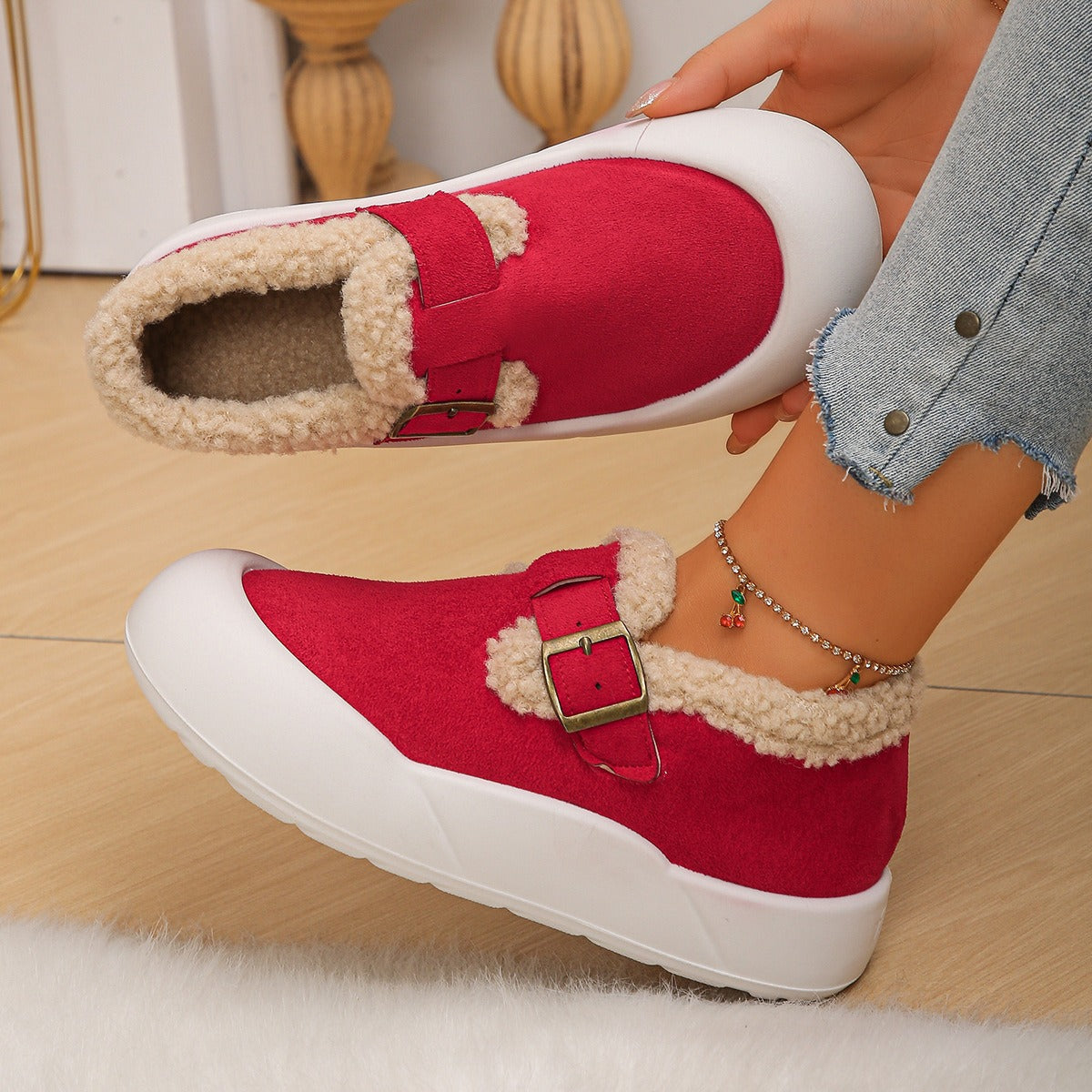 Fleece-Lined Clog Slippers for Women – Decorative Buckle